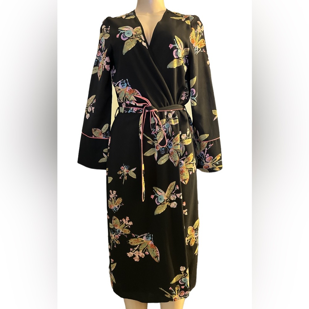 Solitaire ~ Size L ~ Kimono Belted Robe Intimates Floral Black Lined